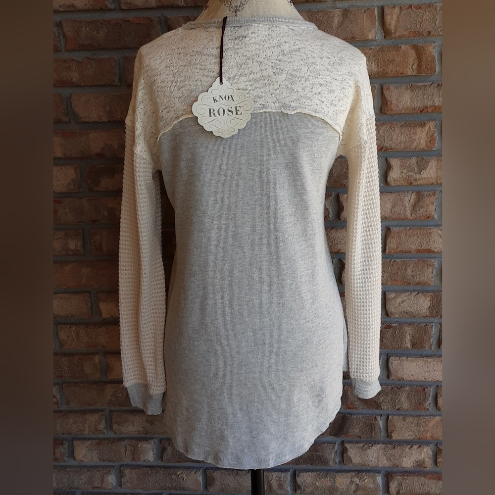 Knox Rose Textured Knit Boho Top in Gray and Cream NWT. - Picture 5 of 9
